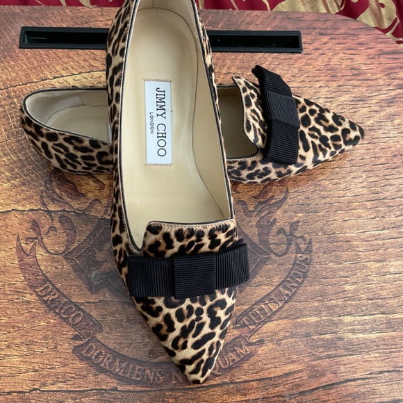 JIMMY CHOO, animal print, ballerina flats, size 6, with back gold logo - Picture 2 of 5